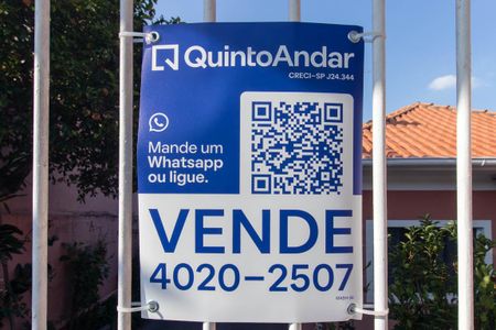 Casa à venda com 240m², 4 quartos e 3 vagas Casa à venda com 240m², 4 quartos e 3 vagasPlaca