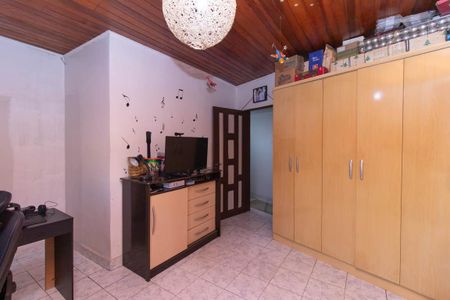 Casa à venda com 240m², 4 quartos e 3 vagas Casa à venda com 240m², 4 quartos e 3 vagasQuarto 3