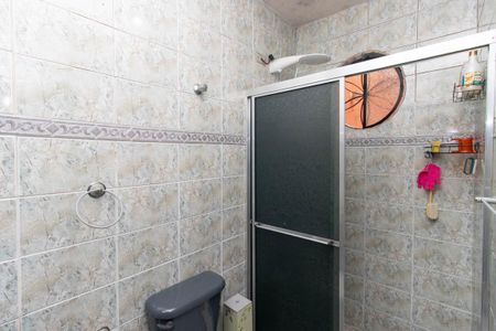 Casa à venda com 240m², 4 quartos e 3 vagas Casa à venda com 240m², 4 quartos e 3 vagasBanheiro Social 2