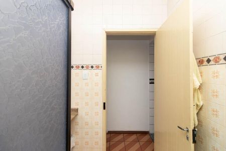 Casa à venda com 240m², 4 quartos e 3 vagas Casa à venda com 240m², 4 quartos e 3 vagasBanheiro Social 1