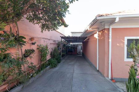 Casa à venda com 240m², 4 quartos e 3 vagas Casa à venda com 240m², 4 quartos e 3 vagasGaragem