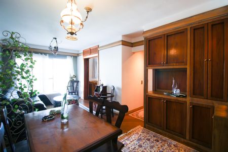 Apartamento à venda com 94m², 2 quartos e 2 vagasSala