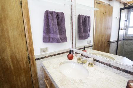 Apartamento à venda com 94m², 2 quartos e 2 vagasBanheiro da Suíte