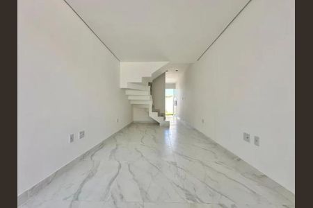Casa à venda com 110m², 2 quartos e 1 vaga