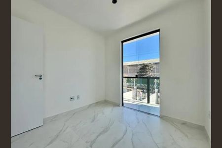Casa à venda com 110m², 2 quartos e 1 vaga