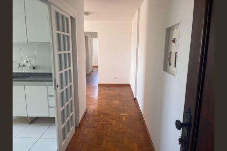 Apartamento à venda com 75m², 2 quartos e 1 vagaCorredor