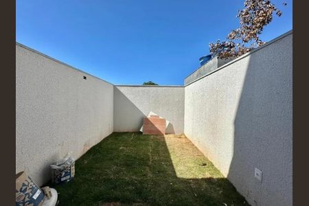 Casa à venda com 2 quartos, 110m² em São João Batista, Belo Horizonte