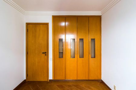 Apartamento à venda com 152m², 3 quartos e 3 vagas Apartamento à venda com 152m², 3 quartos e 3 vagasSuíte 2