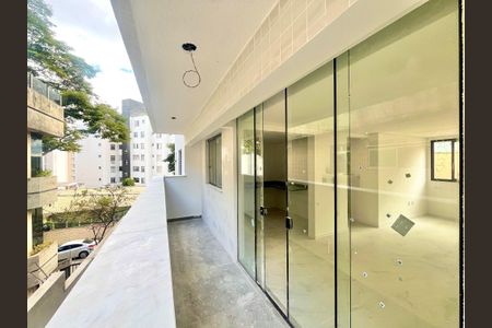 Apartamento à venda com 135m², 4 quartos e 2 vagasvaranda
