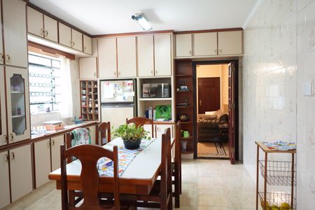 Casa à venda com 300m², 2 quartos e 2 vagasCozinha