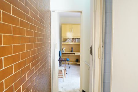 Casa à venda com 300m², 2 quartos e 2 vagasCorredor