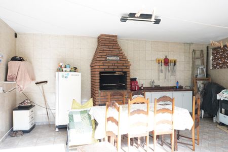 Casa à venda com 300m², 2 quartos e 2 vagasChurrasqueira