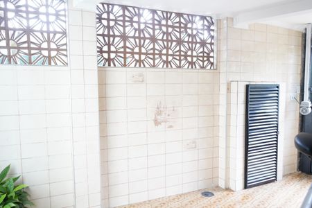 Casa à venda com 300m², 2 quartos e 2 vagasGaragem