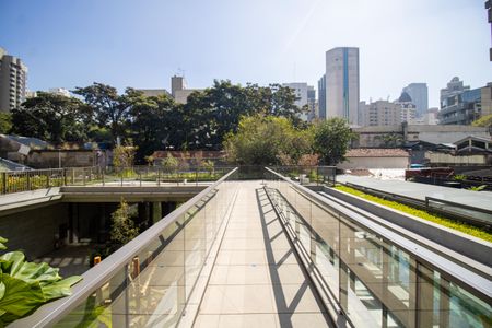 Apartamento à venda com 209m², 3 quartos e 3 vagas Apartamento à venda com 209m², 3 quartos e 3 vagasÁrea comum - Solares