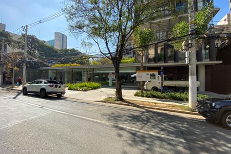 Apartamento à venda com 209m², 3 quartos e 3 vagas Apartamento à venda com 209m², 3 quartos e 3 vagasFachada