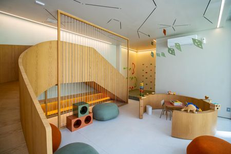 Apartamento à venda com 209m², 3 quartos e 3 vagas Apartamento à venda com 209m², 3 quartos e 3 vagasÁrea comum - Brinquedoteca