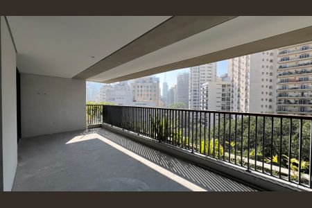 Apartamento à venda com 663m², 3 quartos e 6 vagas Apartamento à venda com 663m², 3 quartos e 6 vagasVaranda