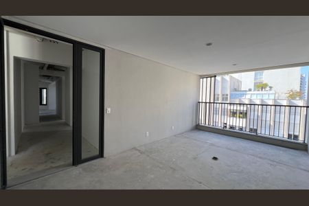 Apartamento à venda com 663m², 3 quartos e 6 vagas Apartamento à venda com 663m², 3 quartos e 6 vagasVaranda 2