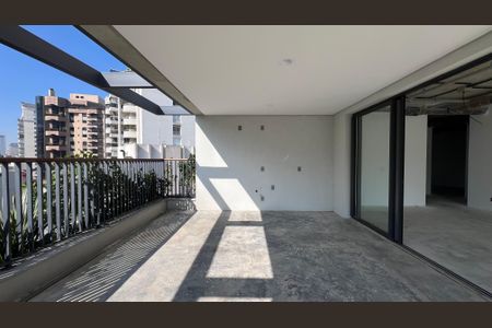 Apartamento à venda com 663m², 3 quartos e 6 vagas Apartamento à venda com 663m², 3 quartos e 6 vagasVaranda da cobertura