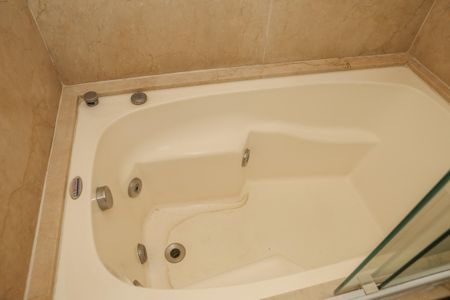 Apartamento para alugar com 274m², 3 quartos e 4 vagasBanheiro da Suíte 1