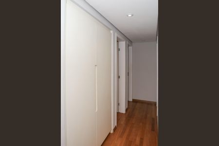 Apartamento para alugar com 274m², 3 quartos e 4 vagasCorredor