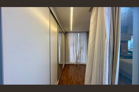 Apartamento à venda com 126m², 2 quartos e 3 vagasCloset