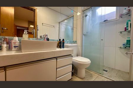 Apartamento à venda com 126m², 2 quartos e 3 vagasBanheiro da Suíte