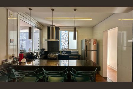 Apartamento à venda com 126m², 2 quartos e 3 vagasCozinha