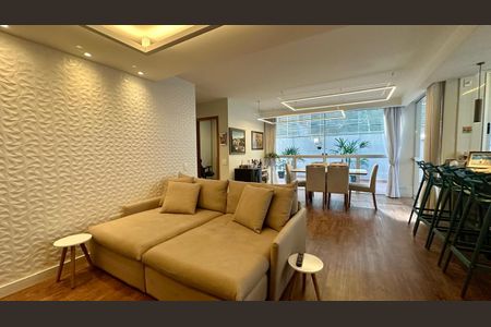 Apartamento à venda com 126m², 2 quartos e 3 vagasSala