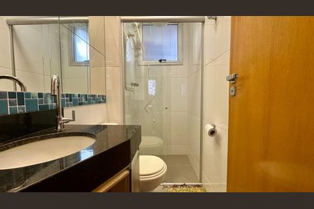 Apartamento à venda com 126m², 2 quartos e 3 vagasBanheiro Social