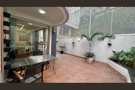 Apartamento à venda com 126m², 2 quartos e 3 vagasÁrea privativa