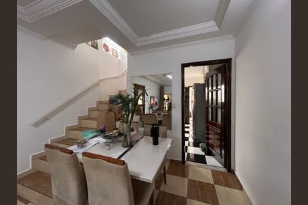 Casa à venda com 125m², 3 quartos e 3 vagasSala