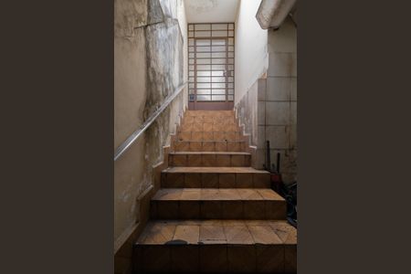 Casa para alugar com 230m², 3 quartos e 1 vaga Casa para alugar com 230m², 3 quartos e 1 vagaEscada