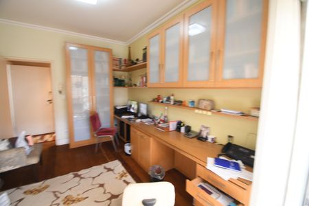 Casa à venda com 450m², 5 quartos e 2 vagasQuarto 3