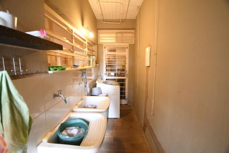 Casa à venda com 450m², 5 quartos e 2 vagasÁrea de Serviço