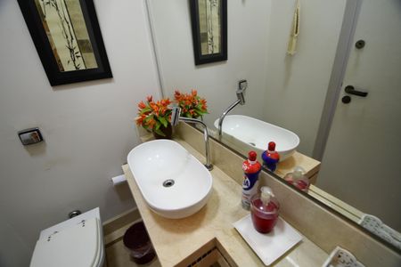 Casa à venda com 450m², 5 quartos e 2 vagasLavabo