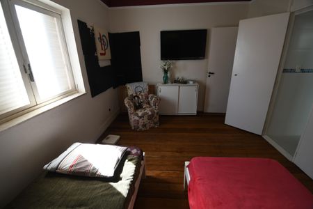 Casa à venda com 450m², 5 quartos e 2 vagasSuíte