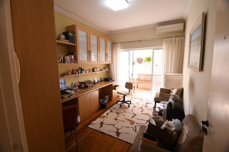 Casa à venda com 450m², 5 quartos e 2 vagasQuarto 3