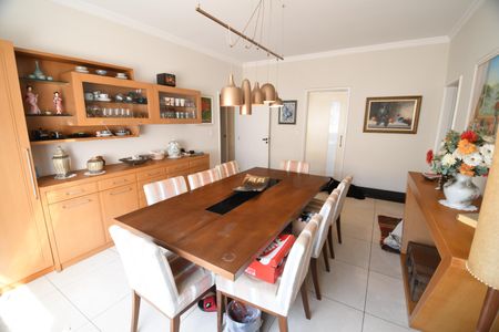 Casa à venda com 450m², 5 quartos e 2 vagasSala 2