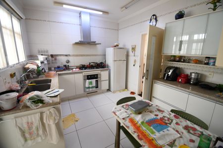 Casa à venda com 450m², 5 quartos e 2 vagasCozinha