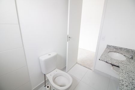 Apartamento à venda com 79m², 2 quartos e 1 vagaBanheiro da Suíte 1