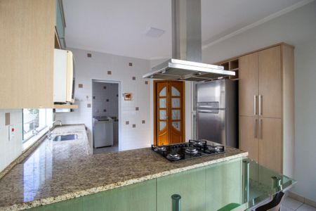 Casa de condomínio para alugar com 232m², 3 quartos e 2 vagasCozinha