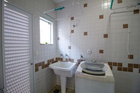 Casa de condomínio para alugar com 232m², 3 quartos e 2 vagasÁrea de Serviço