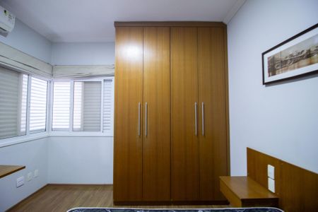 Casa de condomínio para alugar com 232m², 3 quartos e 2 vagasQuarto 1