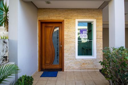 Casa de condomínio para alugar com 232m², 3 quartos e 2 vagasFachada