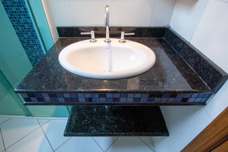 Casa de condomínio para alugar com 232m², 3 quartos e 2 vagasBanheiro Social