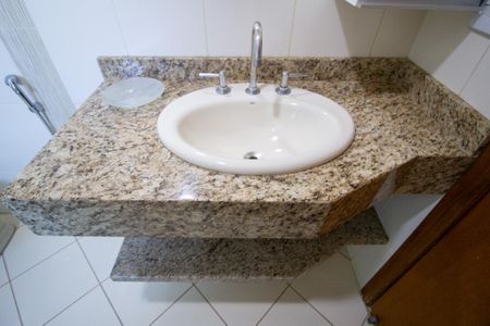 Casa de condomínio para alugar com 232m², 3 quartos e 2 vagasBanheiro da Suíte