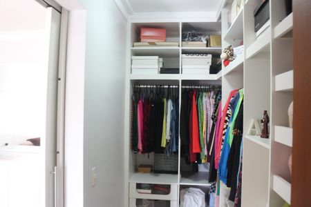 Casa à venda com 358m², 3 quartos e 4 vagasCloset da Suíte 