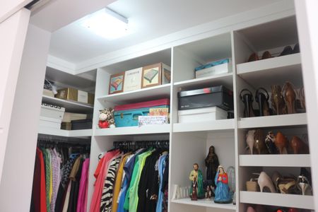 Casa à venda com 358m², 3 quartos e 4 vagasCloset da Suíte 