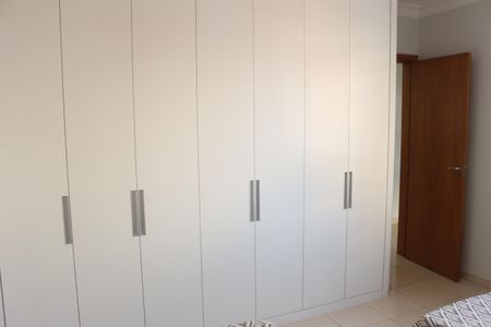 Casa à venda com 358m², 3 quartos e 4 vagasQuarto 1